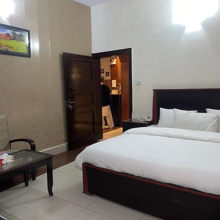 Crown Castle Peshawar 호텔 외부 사진