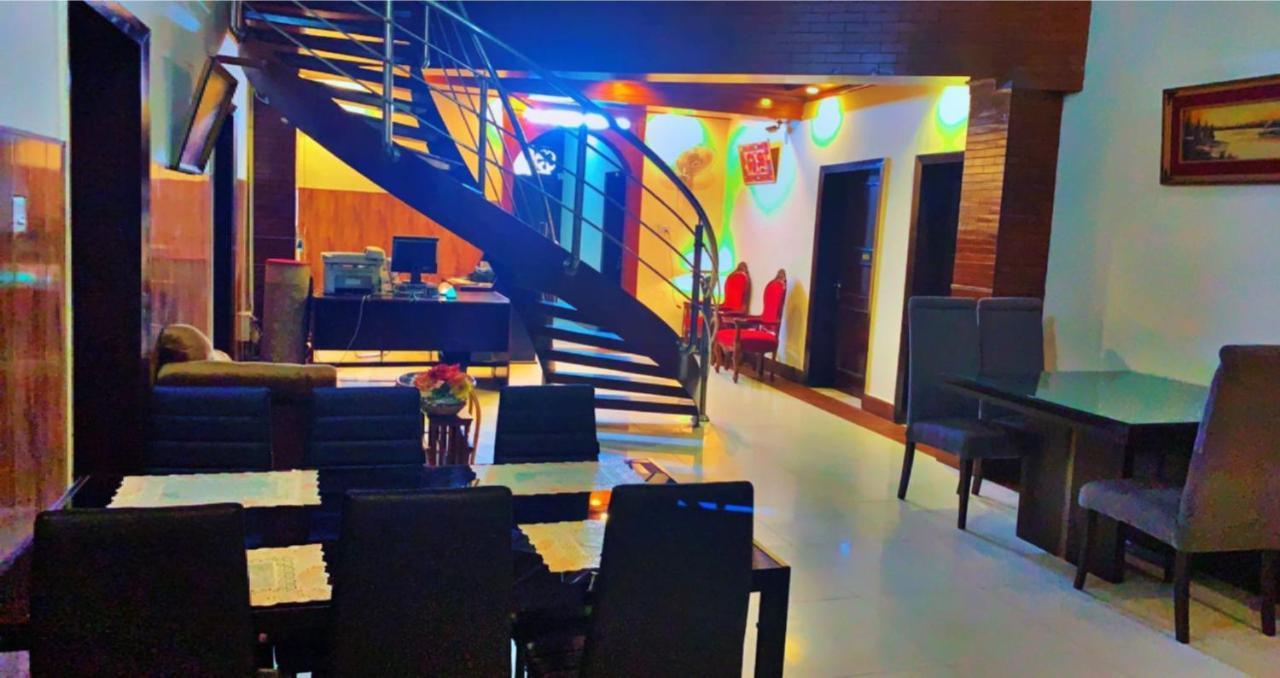 Crown Castle Peshawar 호텔 외부 사진
