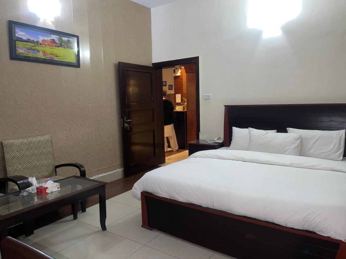 Crown Castle Peshawar 호텔 외부 사진